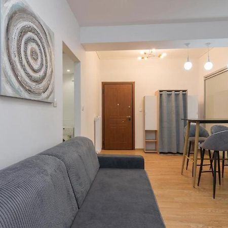 Fully Renovated 1 Bedroom Condo Афины Экстерьер фото